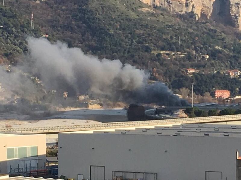 Ventimiglia, incendio nel centro di accoglienza 1