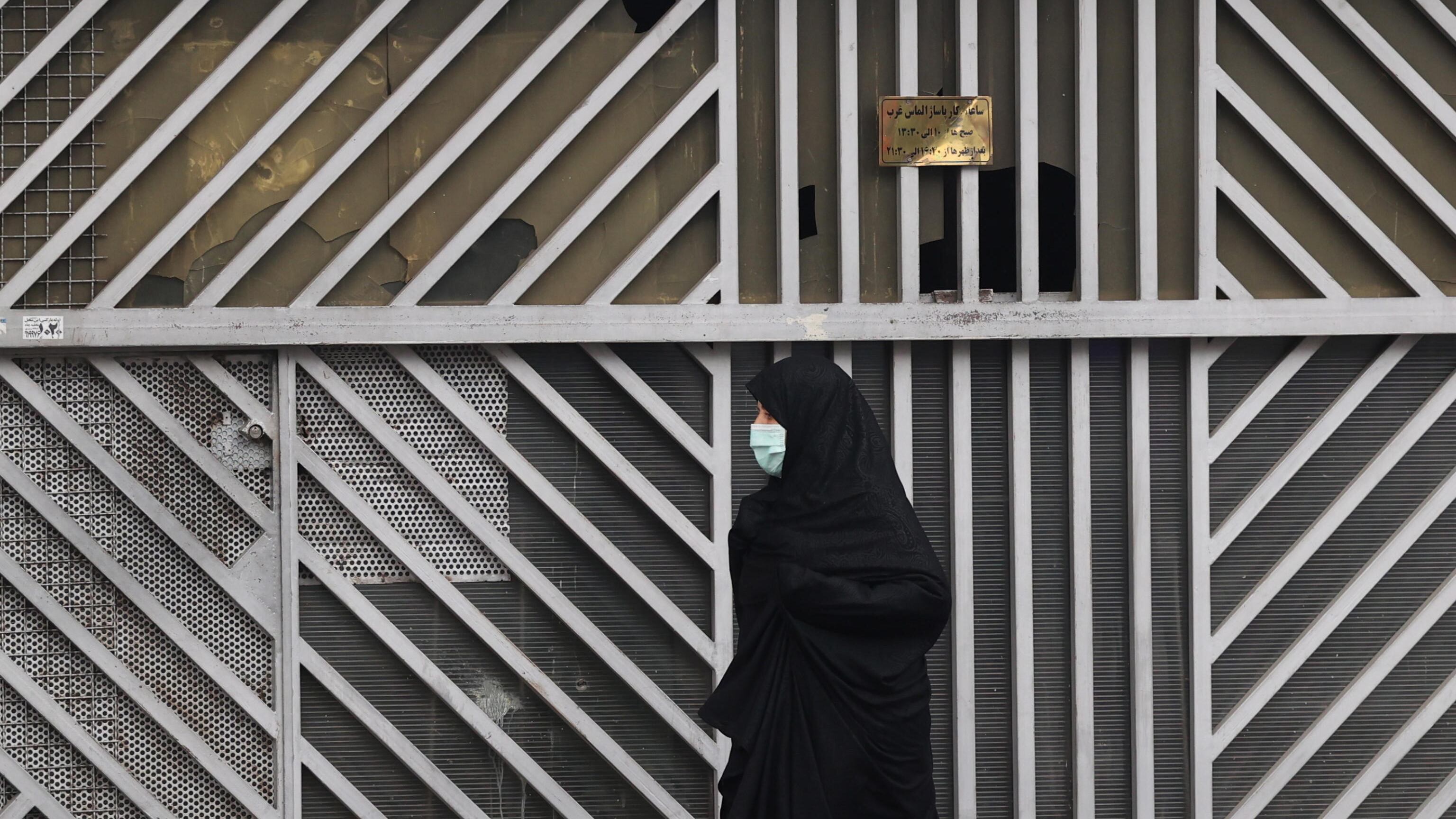 "Impiccheremo chi protesta". L'Iran inasprisce la repressione