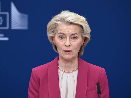 L'Europa vuole blindare chimica e macchinari