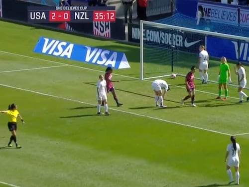 Tre autogol nella stessa partita: la calciatrice fa il record