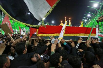La bara del generale Soleimani arriva a Karbala 1