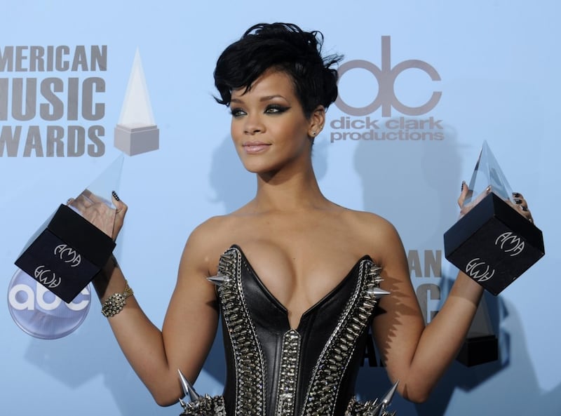 Rihanna sexy in copertina: "Sesso senza amore, mi sento vuota" 1