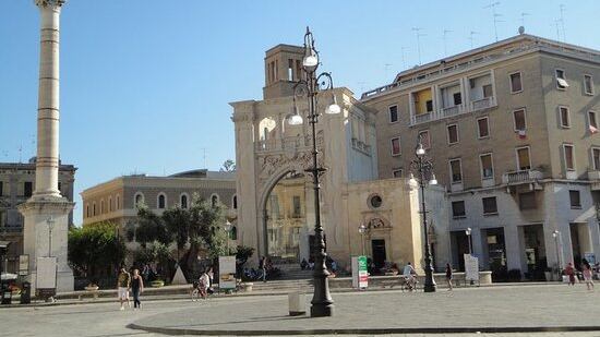Lecce, trasloco temporaneo per la statua di Sant’Oronzo