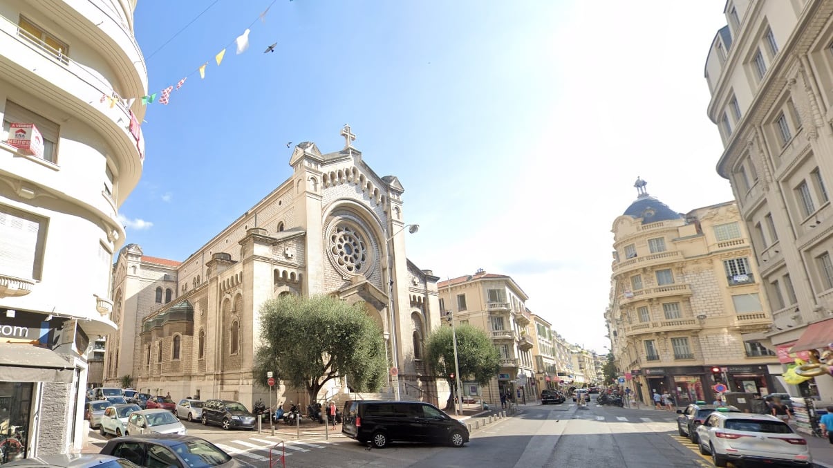"Uccidere Macron". E accoltella due religiosi in una chiesa di Nizza