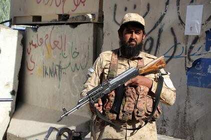 Afghanistan contro Pakistan: notte di guerra al confine, valichi chiusi e minacce di rappresaglia 8