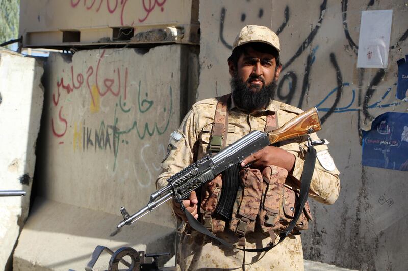 Afghanistan contro Pakistan: notte di guerra al confine, valichi chiusi e minacce di rappresaglia 8