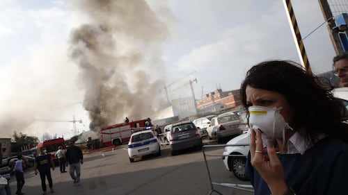 Napoli, grande incendio nell'ex campo rom di Parco Marinella 3