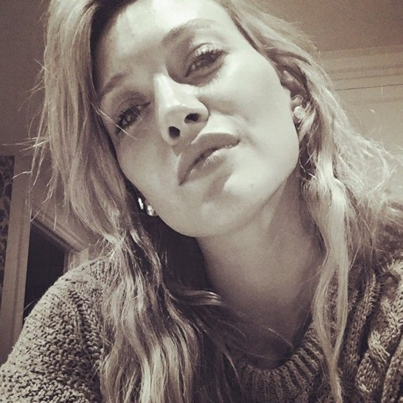Hilary Duff cerca su Tinder l'anima gemella 10