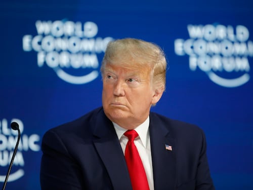 Usa, stretta sui visti alle donne straniere incinte