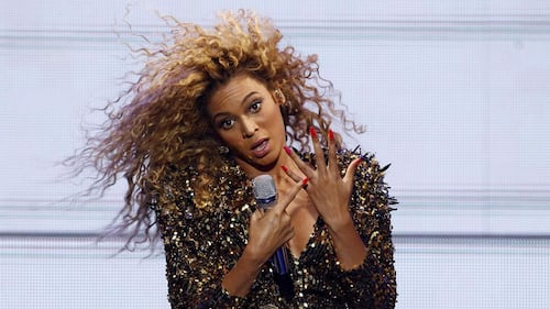 Beyoncé e Taylor Swift sexy dive in foto 10
