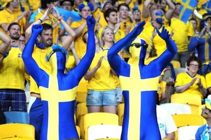 Italia-Svezia, tra le maglie svedesi spunta quella di "Berlusconi" 7