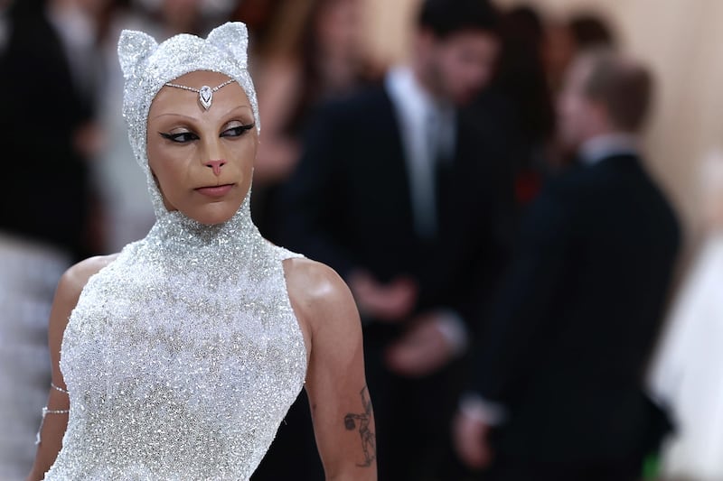 L'omaggio felino a Lagerfeld di Jared Ledo (e gli altri) 6
