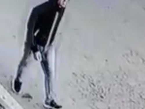 Aggrediti anziani nel Napoletano: su Facebook le immagini di un sospetto