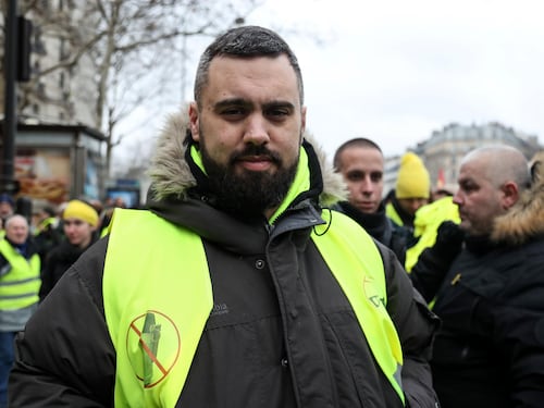 La resa di Eric Drouet, leader dei gilet gialli: "Sono esausto"