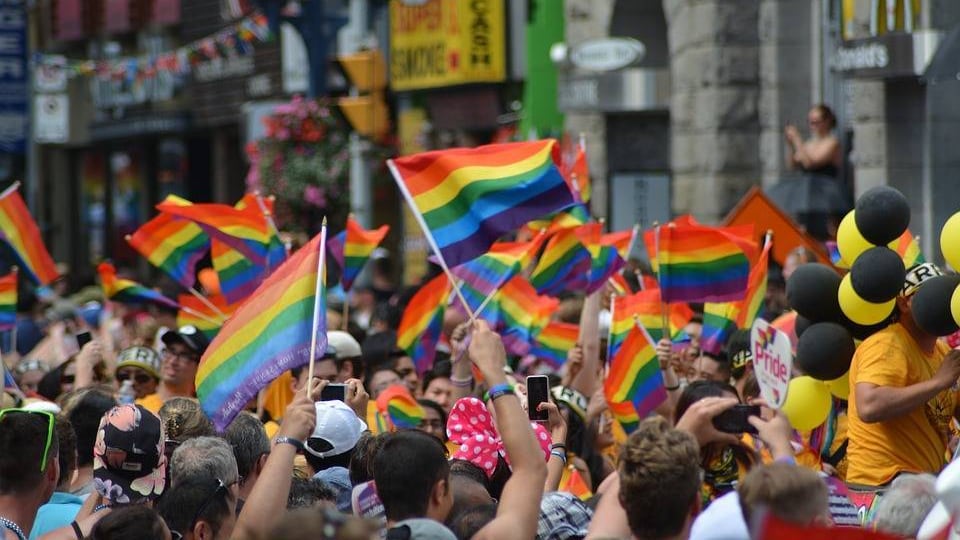 "È patriarcale e mortifica l'identità sessuale". Gli Lgbt vogliono abolire il carcere
