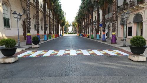Taranto, strisce pedonali colorate in città 2