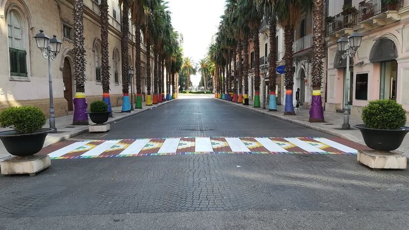 Taranto, strisce pedonali colorate in città 2