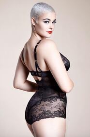 Dita von Teese lancia la sua lingerie 16