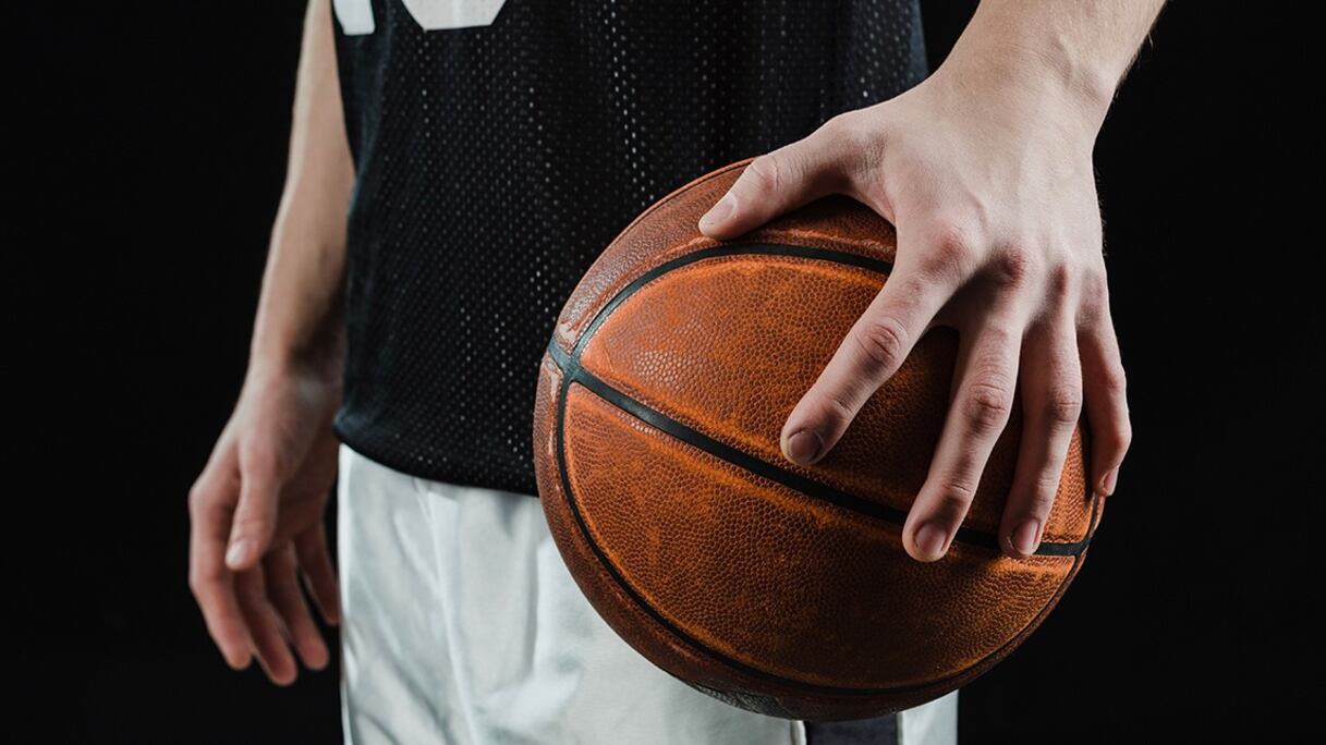 Basket, Campania: "Negro di m...". L'allenatore ritira la squadra