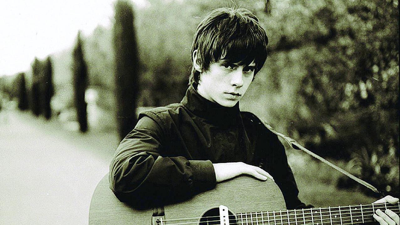«Il futuro del rock è il passato Elvis? Più moderno di Dylan» l'intervista »