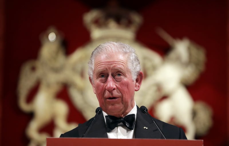 Il Principe Carlo e Katy Perry in foto 7