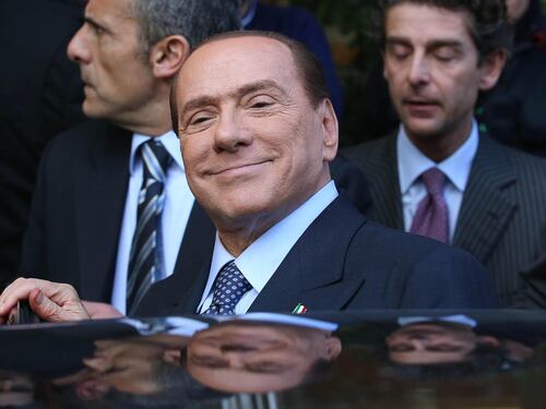 Forza Italia si rafforza. Patto con i Comuni per scardinare Renzi