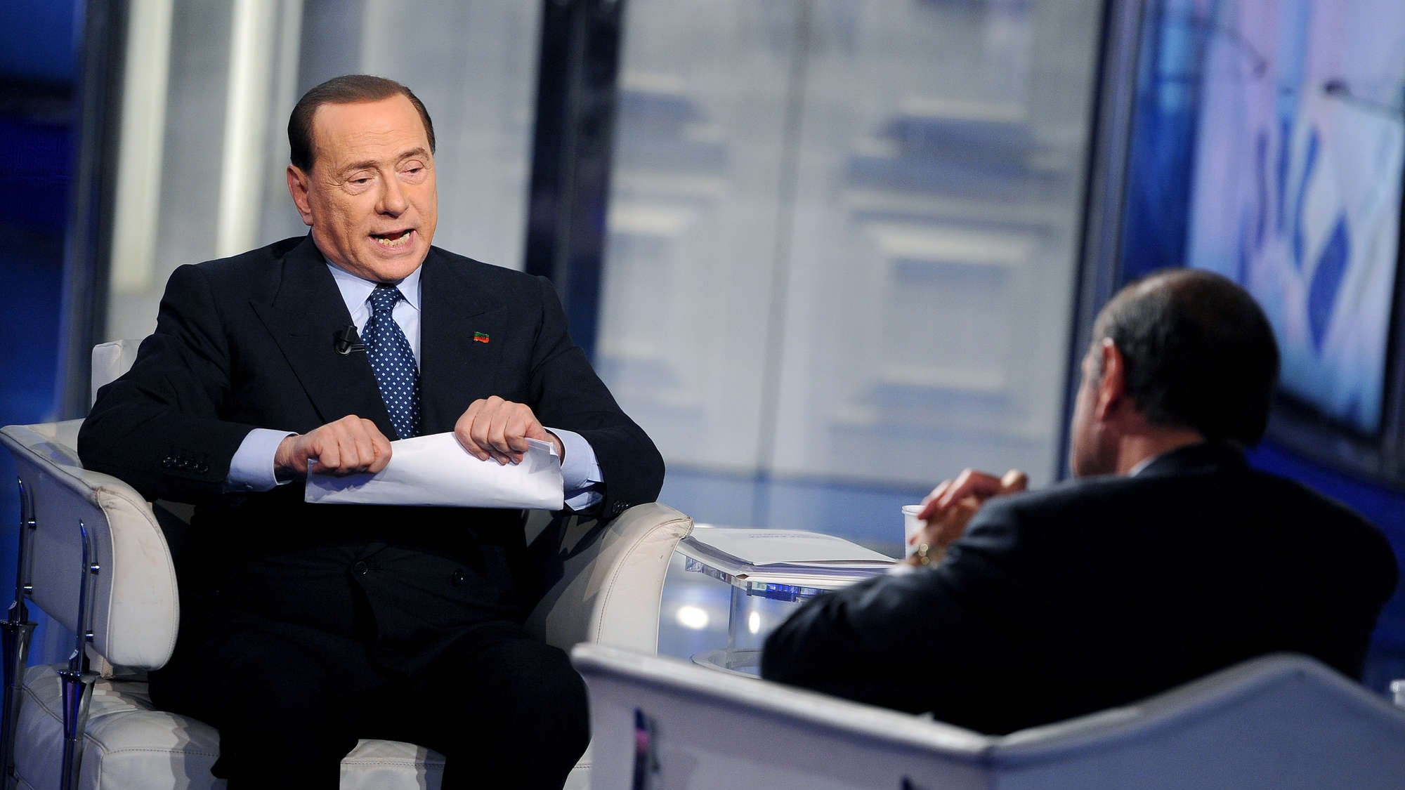 Il Cav contro Beppe: vuole piazzale Loreto per chi non è con lui