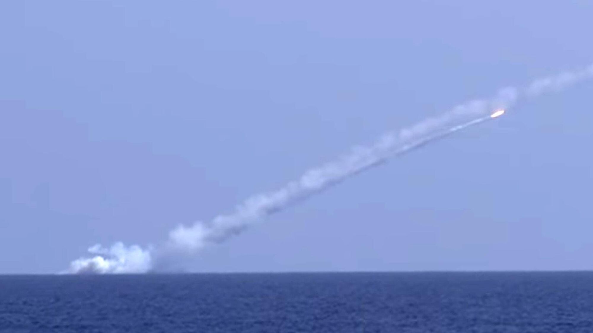 Lancio di missili dai sottomarini: scatta l'offensiva russa dal Mar Nero