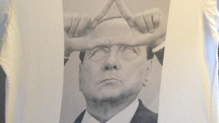 "La prof fa politica, non io con la maglia di Silvio"