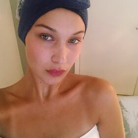 Bella Hadid, selfie sexy in lingerie  3