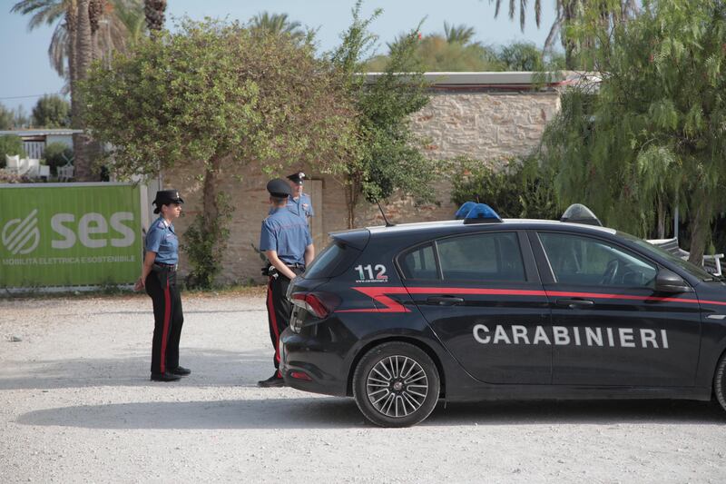 Rissa e spari a Molfetta, carabinieri sul luogo della tragedia 1