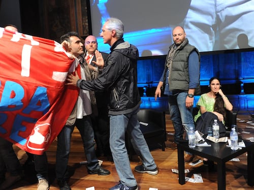 Perugia, filo castristi contestano la dissidente cubana Yoani Sanchez