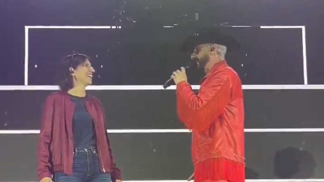 Schlein e il rap con J-Ax: alla ricerca di un alleato affidabile dopo il flop del campo largo