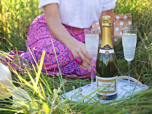 Denunciate 12 persone: avevano organizzato un pic-nic eludendo le disposizioni del Governo