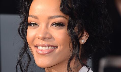 Rihanna, top trasparente su Instagram 30