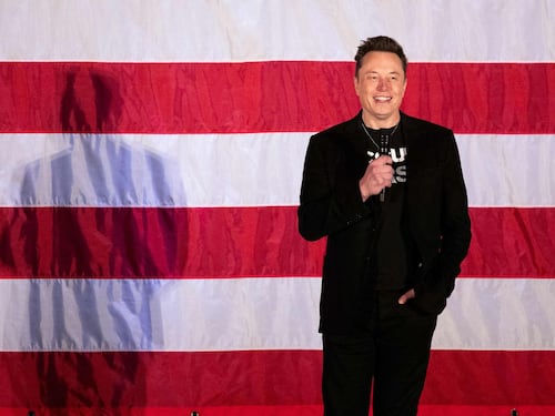 Elon Musk, IA e biotecnologie: il Pentagono prepara la guerra del futuro