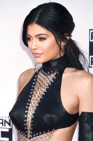Kylie Jenner topless sui social 10