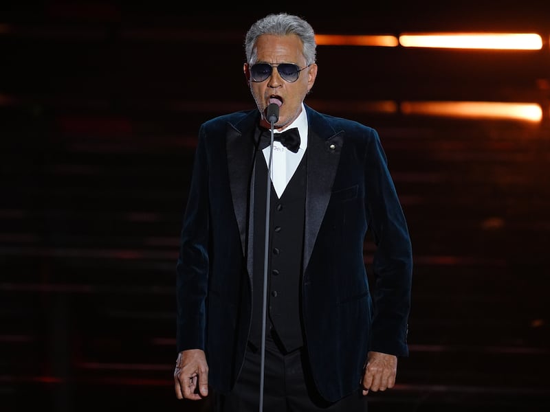 Andrea Bocelli, il Consiglio musulmano chiede di cancellare i concerti in Indonesia: “Sostiene Israele”