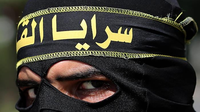 Le confessioni di un disertore dell’Isis: "Giusto lapidare e crocifiggere chi viola la Sharia"