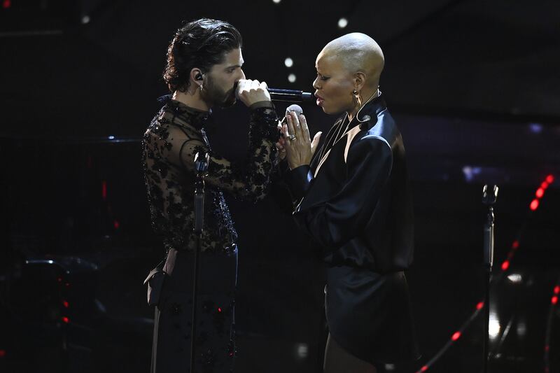 Sanremo 2024: ecco il look della quarta serata del Festival dei Santi Francesi 6