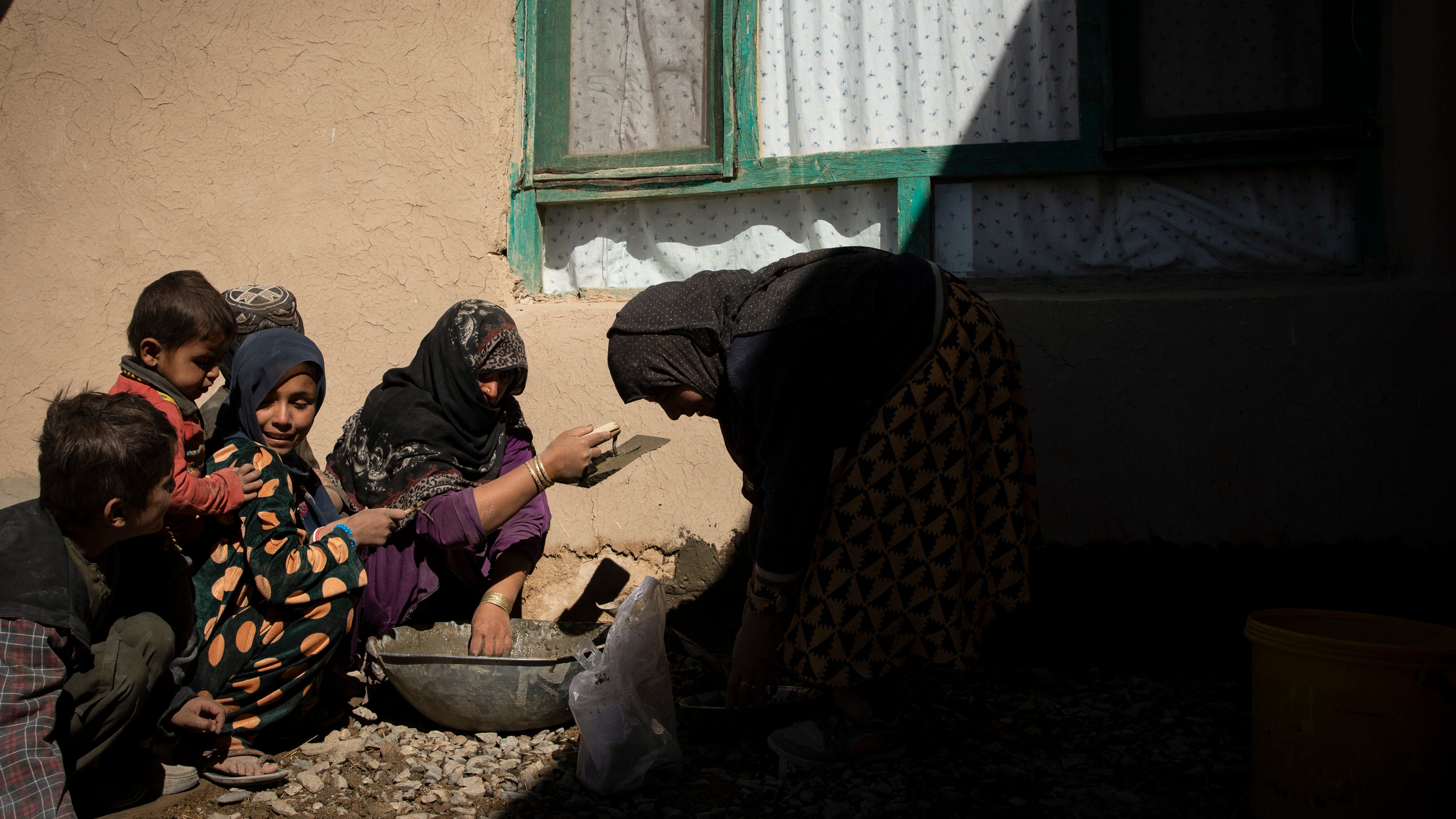 Uccisa in Afghanistan l'attivista Frozan Safi: trovata morta assieme ad altre tre donne