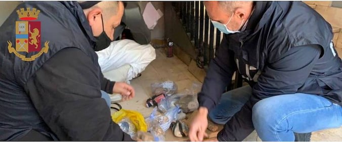 Taranto, trovato cadavere in uno scantinato delle case popolari 1