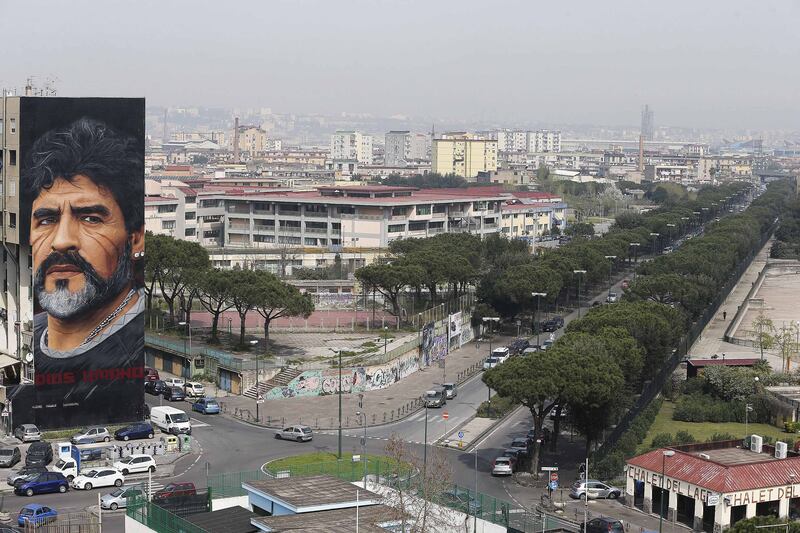 Napoli, maxi murales di Maradona 2