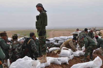Trincea curda a 23 chilometri da Mosul
