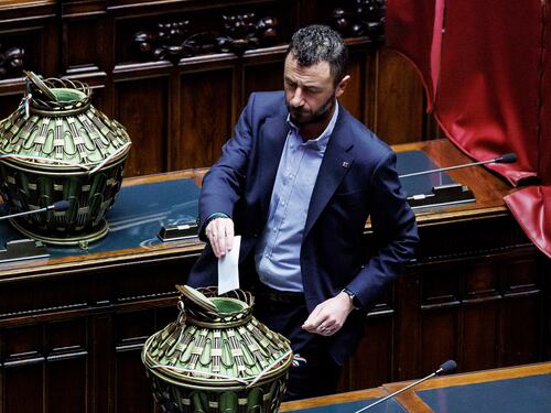 Chiesto il processo per il deputato Pozzolo. "Che vergogna, vengo a saperlo da internet"