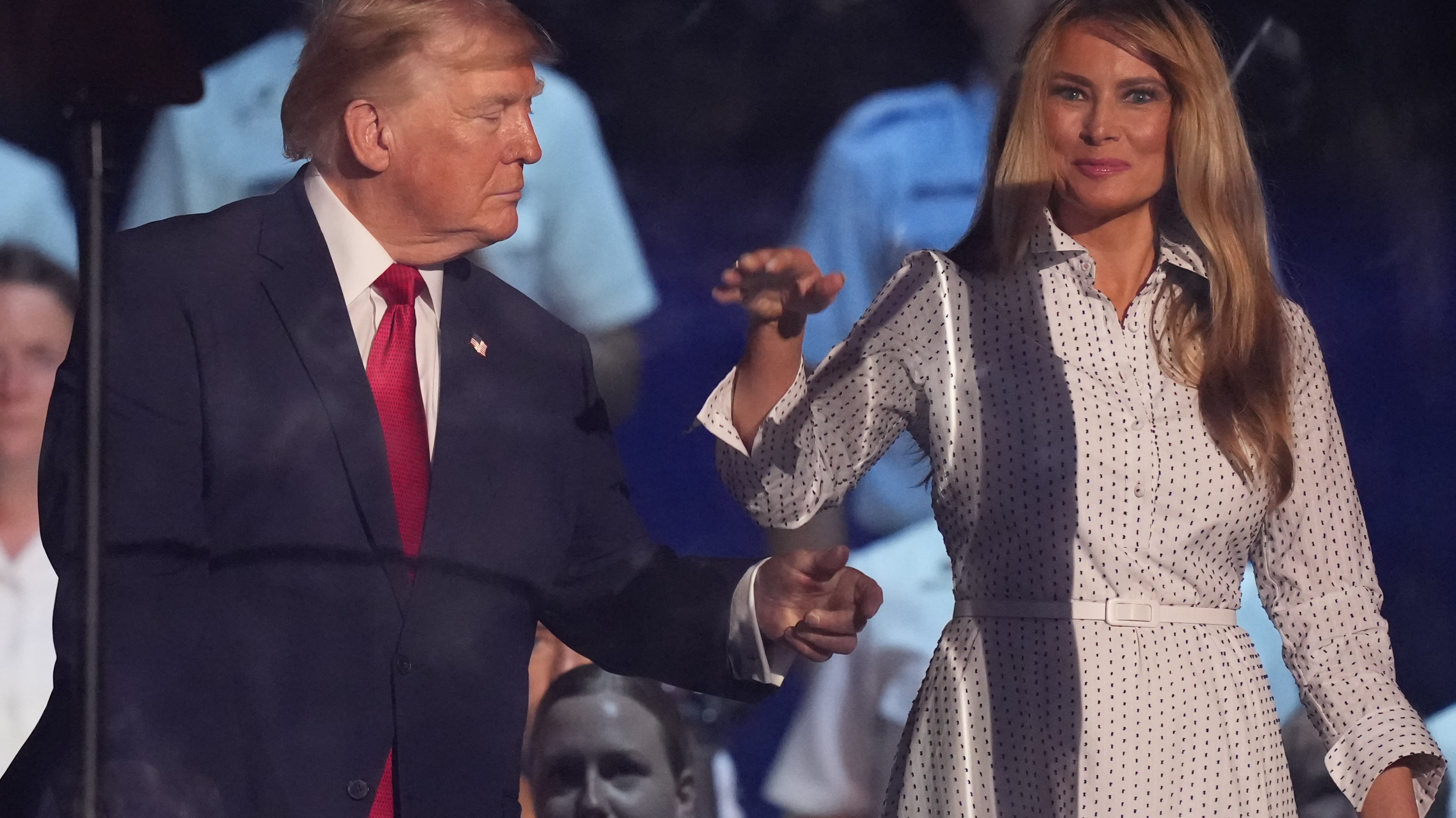 Donald celebra i successi: "Più ricchi e liberi che mai"