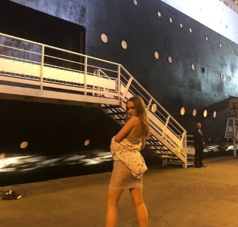 Lily-Rose Depp, sexy modella e attrice figlia d'arte 4