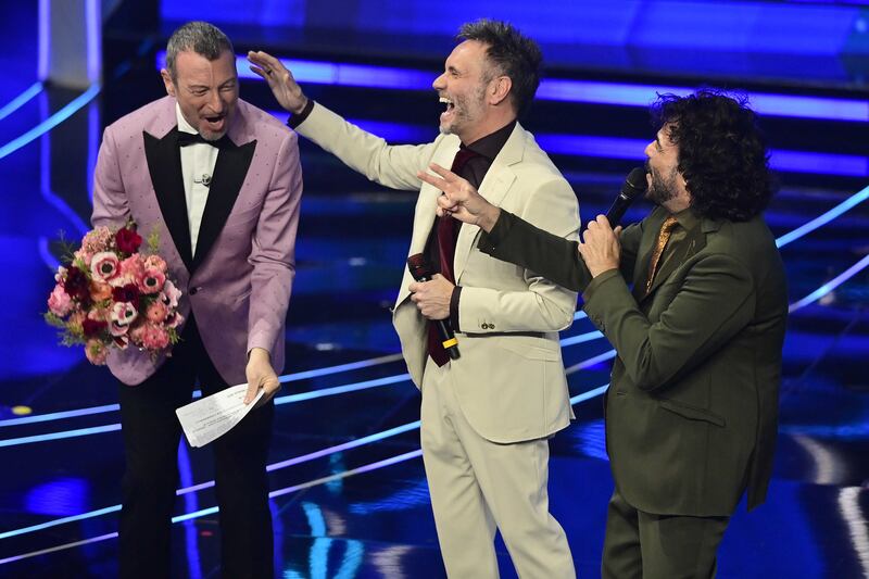 Sanremo 2024: ecco il look della quarta serata del Festival di Nek e Renga 5
