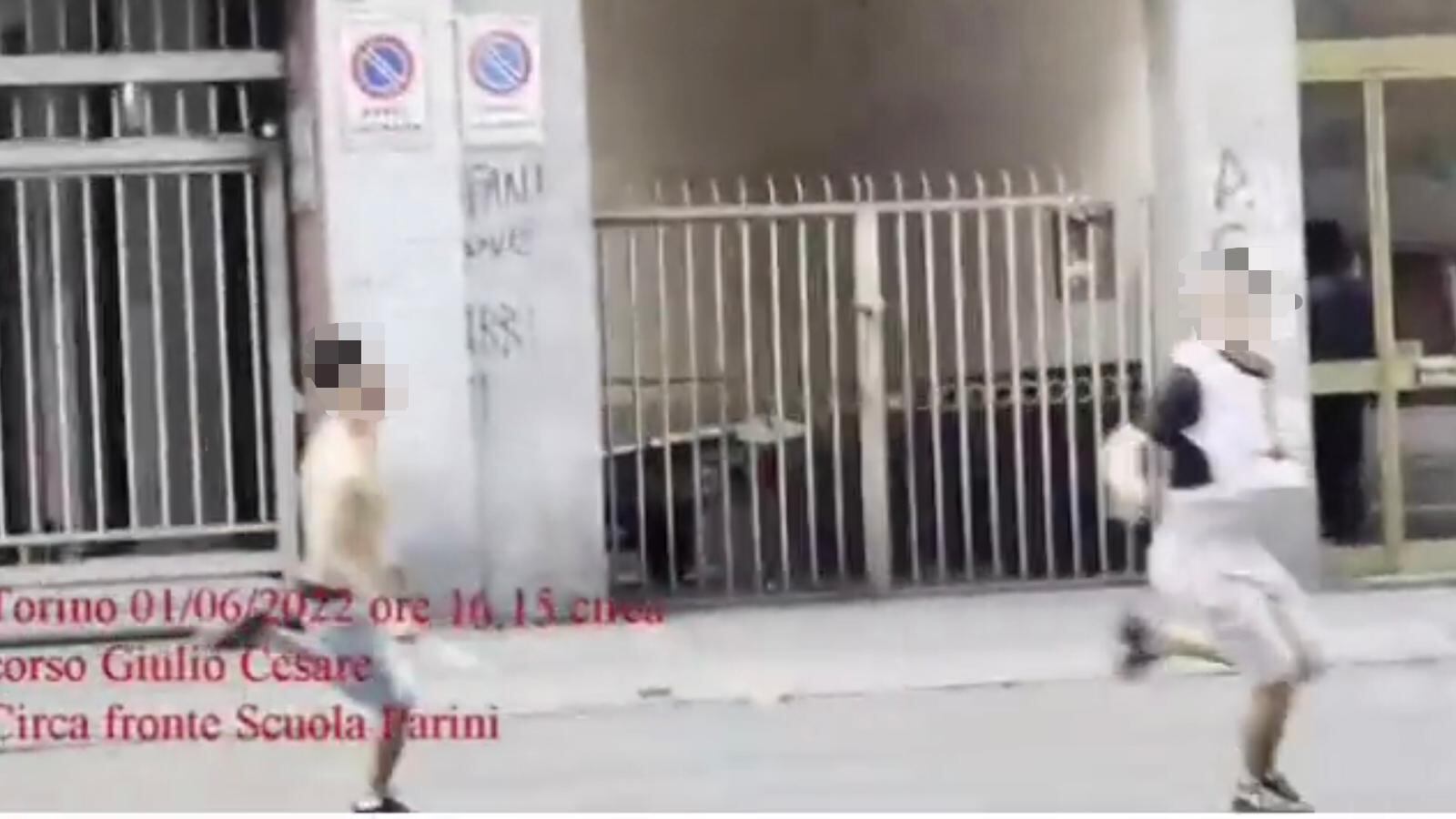 Precedenti penali per l'uomo con il machete di Torino: "Serve il daspo urbano"