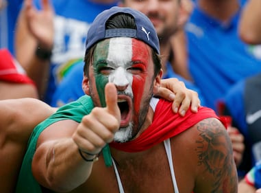 Tifosi (vip e non) sugli spalti  10